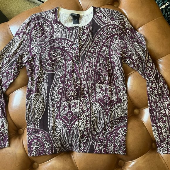 Like new! Ann Taylor Petite Lightweight Button Sweater / Cardigan - Picture 2 of 10
